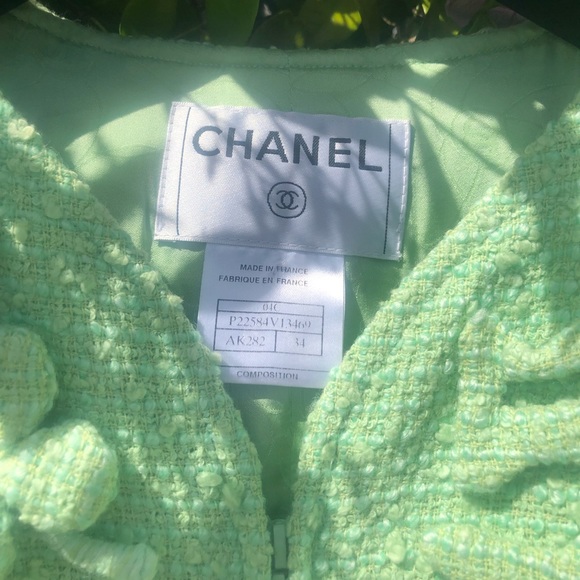 Gorgeous Chanel ‘Candy Land’ tweed jacket - Picture 2 of 16
